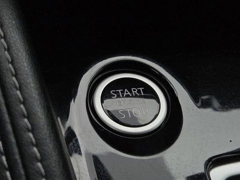 Used 2020 Nissan Kicks SR FWD image 10
