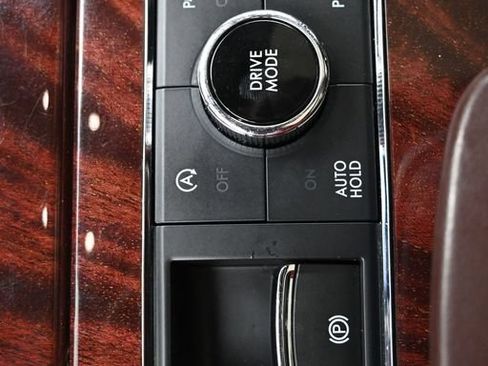 Used 2020 Lincoln Navigator L Black Label w/ Cargo Convenience Package AWD/4WD image 12