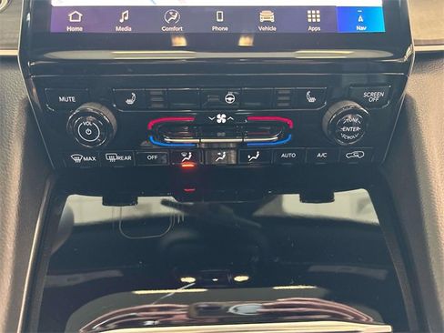 New 2025 Jeep Grand Cherokee Limited image 11