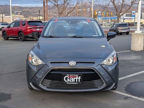 Used 2018 Toyota Yaris iA image 11