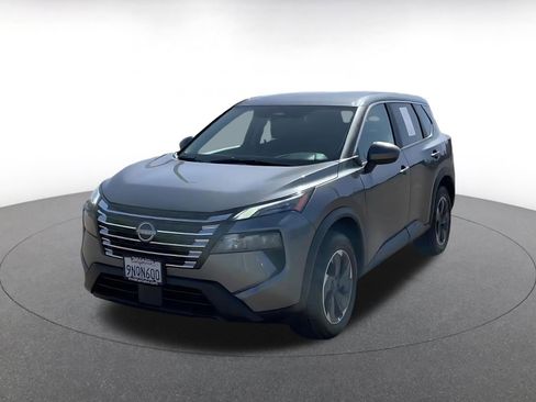 Used 2025 Nissan Rogue SV image 7