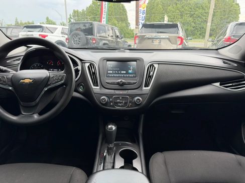 Used 2018 Chevrolet Malibu LS FWD image 13