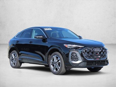 Certified 2025 Audi Q5 Premium w/ Convenience Package AWD/4WD image 5