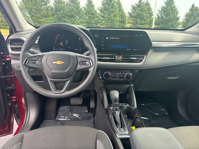 Used 2025 Chevrolet TrailBlazer LT AWD/4WD image 14