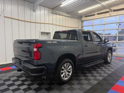 Used 2020 Chevrolet Silverado 1500 Custom w/ Custom Value Package AWD/4WD image 4