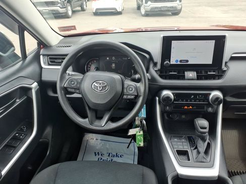 Used 2023 Toyota RAV4 LE AWD/4WD image 9