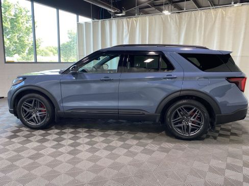 Used 2025 Ford Explorer ST AWD/4WD image 7
