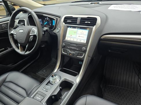 Used 2019 Ford Fusion SEL image 10