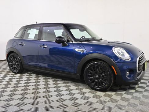 Used 2016 MINI Cooper 4-Door Hardtop image 8