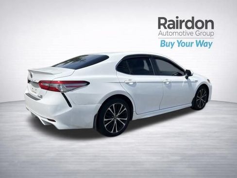 Used 2018 Toyota Camry SE FWD image 6