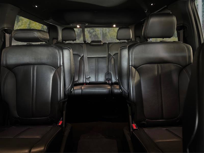 Used 2024 Jeep Wagoneer Series III AWD/4WD image 33