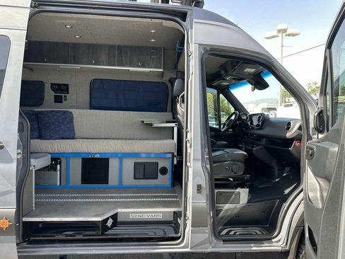 Used 2020 Mercedes-Benz Sprinter 2500 image 17