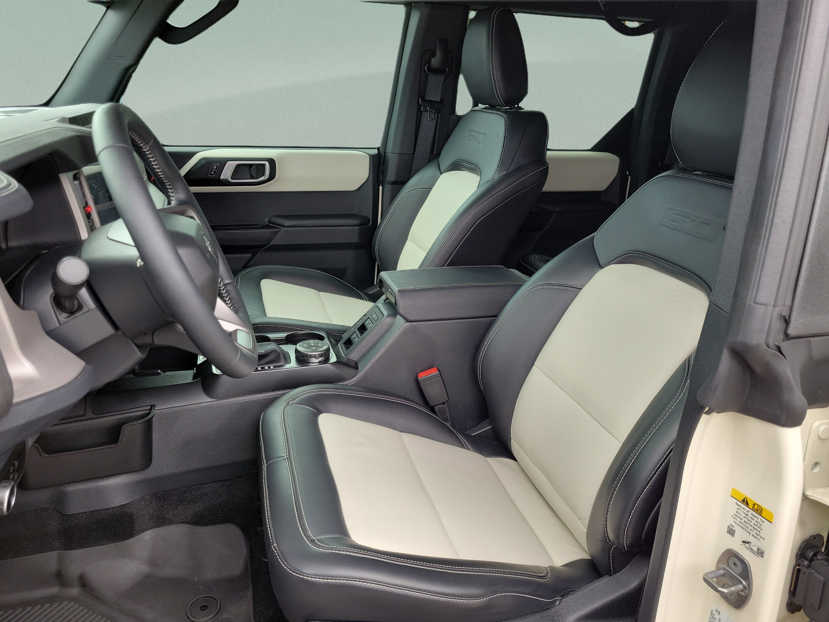 Used 2026 Ford Bronco Outer Banks w/ Sasquatch Package AWD/4WD image 17