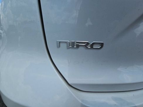 Used 2023 Kia Niro EX FWD image 33
