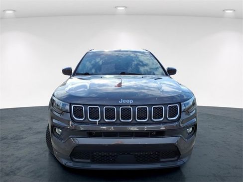 Used 2023 Jeep Compass Latitude w/ Sun and Sound Group image 3
