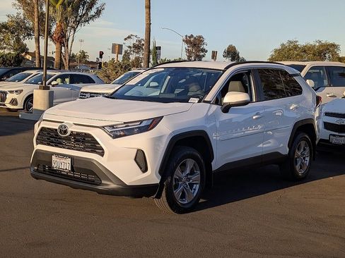 Used 2022 Toyota RAV4 XLE image 5