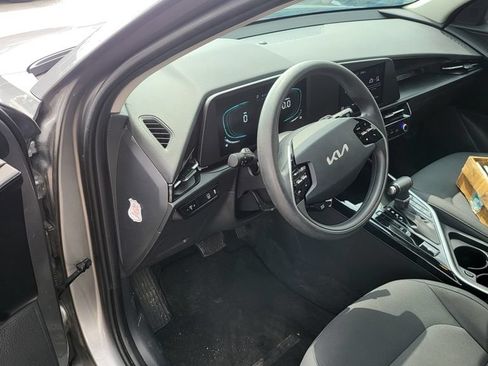 Used 2025 Kia Niro LX FWD image 3