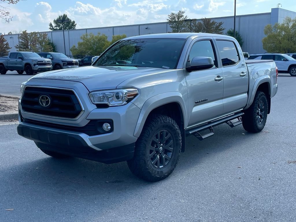 Used 2023 Toyota Tacoma SR5 RWD image 3