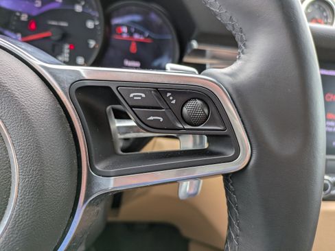 Used 2018 Porsche Macan image 24