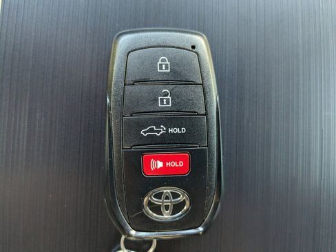 Used 2025 Toyota Tundra Platinum image 31