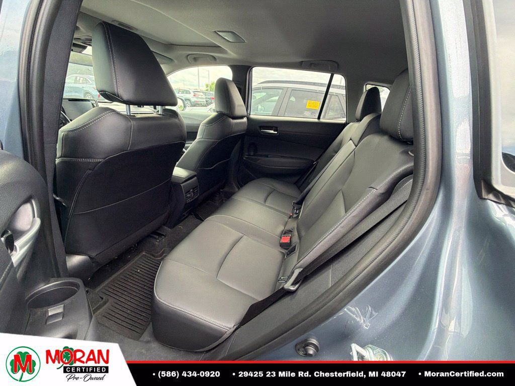 Used 2022 Toyota Corolla Cross XLE w/ Convenience Package AWD/4WD image 8
