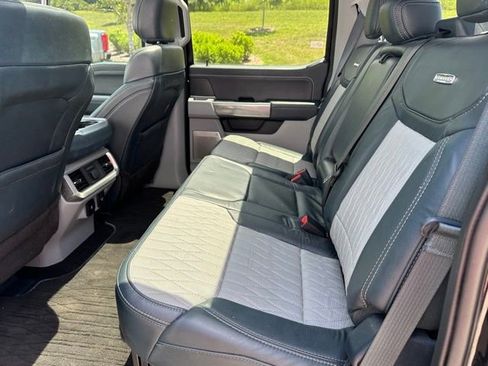 Used 2022 Ford F150 Limited image 9