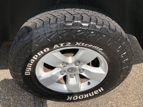 Used 2017 RAM 1500 Classic SLT image 4