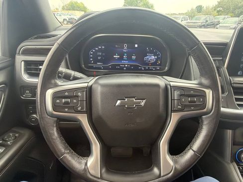 Certified 2023 Chevrolet Suburban Z71 w/ Luxury Package AWD/4WD image 8