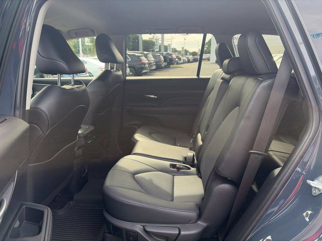 Used 2024 Toyota Grand Highlander AWD image 6