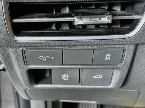 Used 2025 Hyundai Sonata SEL FWD image 17