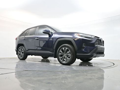 Used 2025 Toyota RAV4 Limited w/ Advanced Technology Package AWD/4WD image 38