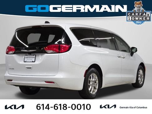 Used 2023 Chrysler Voyager LX image 10