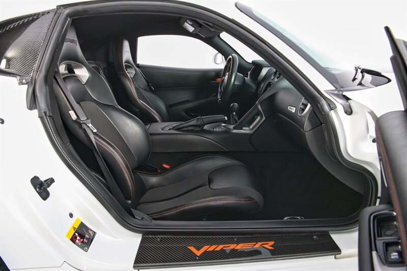 Used 2014 SRT Viper SRT-10 RWD image 31