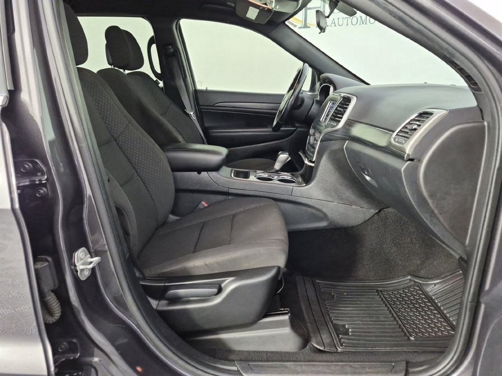 Used 2021 Jeep Grand Cherokee Laredo RWD image 35