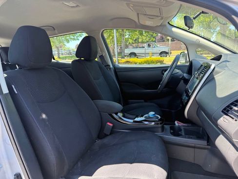 Used 2017 Nissan Leaf SV w/ Premium Package FWD image 26