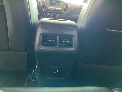 Used 2023 Chevrolet Equinox RS FWD image 16