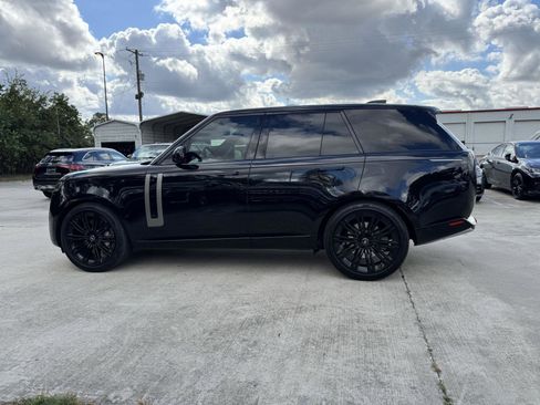 Used 2025 Land Rover Range Rover SE image 15