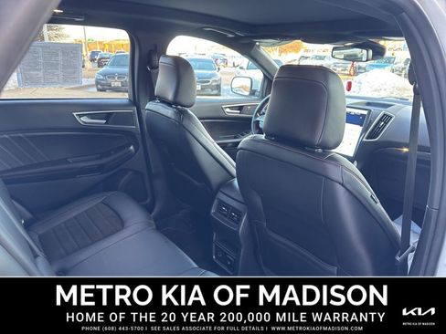Used 2022 Ford Edge ST-Line w/ Cold Weather Package image 34
