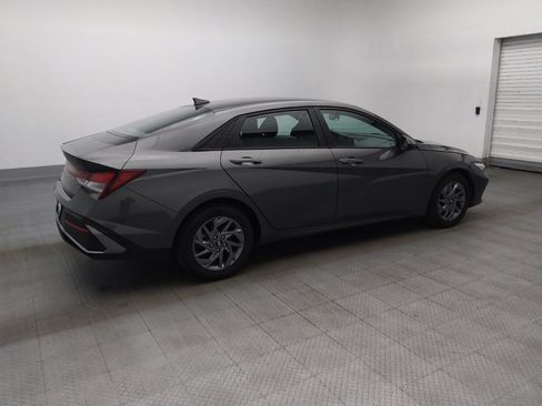 Used 2024 Hyundai Elantra SEL FWD image 10
