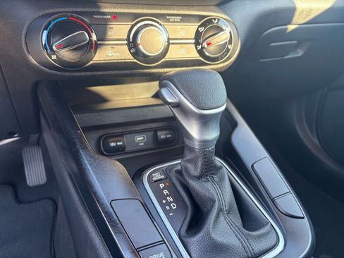 Used 2025 Kia Soul LX w/ LX Technology Package image 39