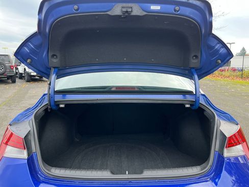 Used 2025 Hyundai Elantra SEL image 29