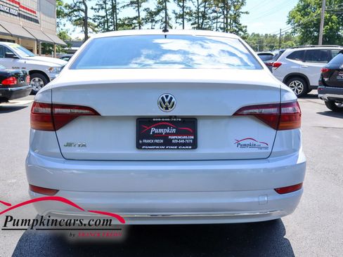 Used 2019 Volkswagen Jetta SE FWD image 5