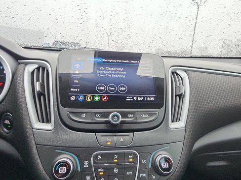 Used 2023 Chevrolet Malibu LT image 17