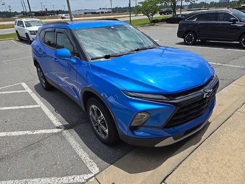 Used 2024 Chevrolet Blazer LT w/ Convenience Package AWD/4WD image 2