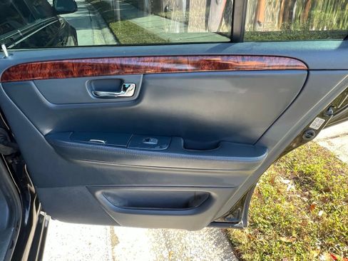 Used 2006 Cadillac DTS image 45