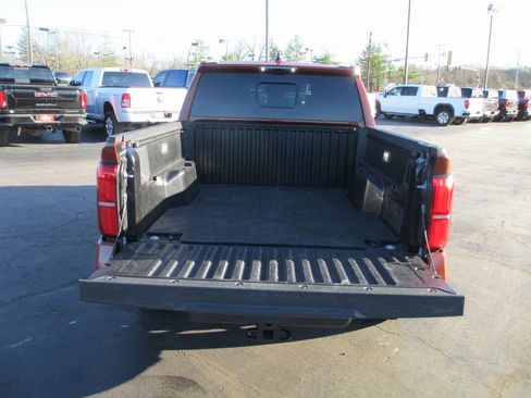 Used 2025 Toyota Tacoma TRD Sport image 7