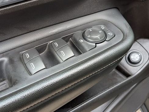 Used 2024 GMC Terrain SLT AWD/4WD image 15