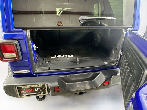 Used 2020 Jeep Wrangler Unlimited Sahara w/ Uconnect 4C Nav & Sound Group image 25