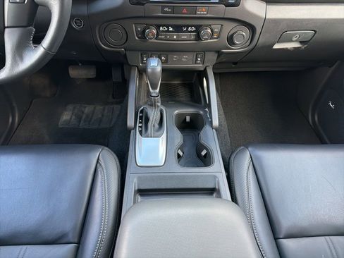 Used 2024 Nissan Frontier SL w/ Technology Package image 27