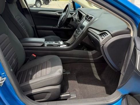 Used 2020 Ford Fusion SE FWD image 17